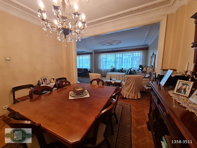 Topağacı Meydanda Yatırımlık Yüksek Tavanlı Nişantaşı Evi