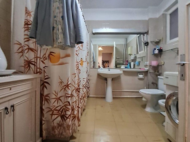 Topağacı Meydanda Yatırımlık Yüksek Tavanlı Nişantaşı Evi