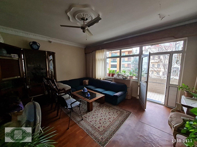 Topağacı Meydanda Yatırımlık Yüksek Tavanlı Nişantaşı Evi