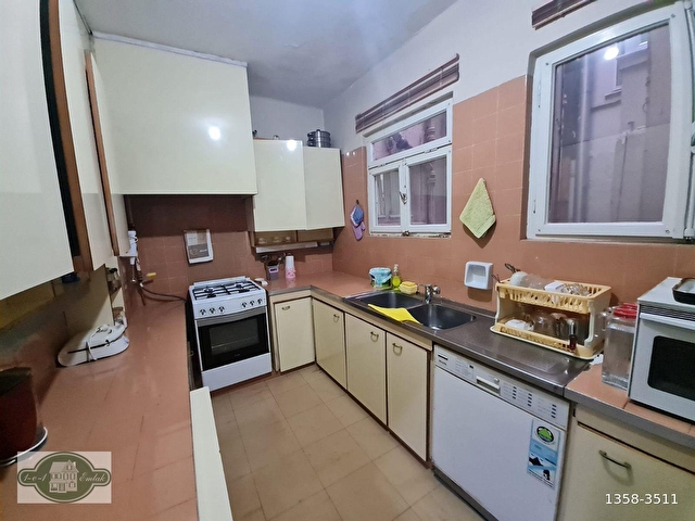 Topağacı Meydanda Yatırımlık Yüksek Tavanlı Nişantaşı Evi