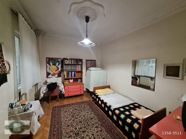 Topağacı Meydanda Yatırımlık Yüksek Tavanlı Nişantaşı Evi