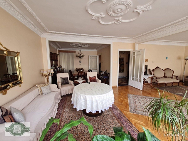 Topağacı Meydanda Yatırımlık Yüksek Tavanlı Nişantaşı Evi