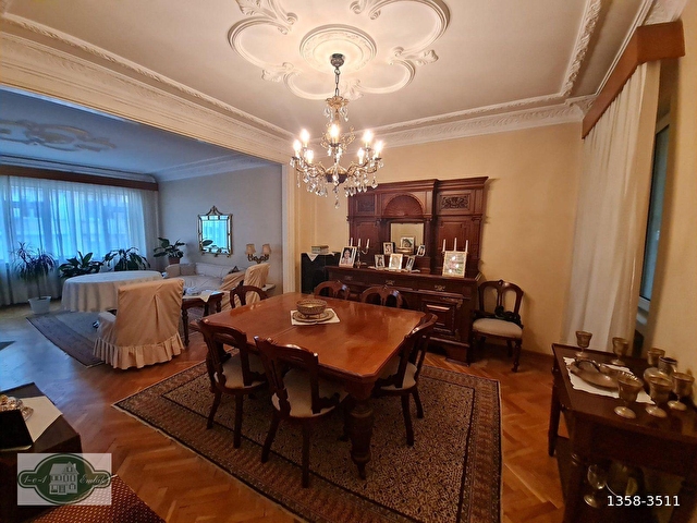 Topağacı Meydanda Yatırımlık Yüksek Tavanlı Nişantaşı Evi