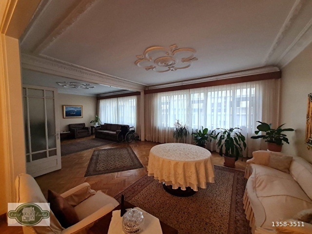 Topağacı Meydanda Yatırımlık Yüksek Tavanlı Nişantaşı Evi