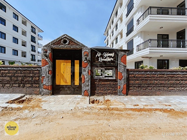 VARSAKTA GÜVENLİKLİ SIFIR HAVUZLU 2+1 -3.katta FIRSAT DAİRE