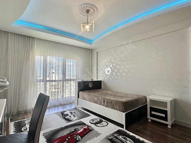 SEVGİ ÇİÇEKTEN HİSARBAHÇE EVLERİNDE 3,5+1 SATLIK DAİRE - Görsel 22