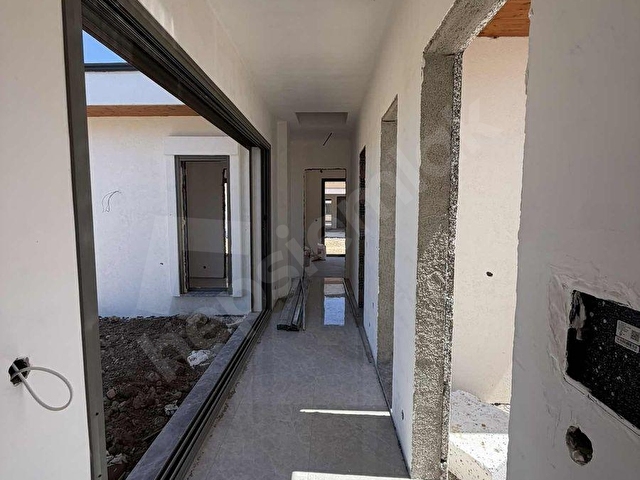 ORTAKÖYDE TEK KAT VİLLA BİREYSEL HAVUZ VE BAHÇELİ - Görsel 9