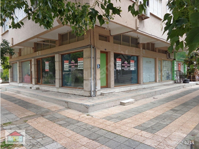 İzmir, Bayraklı, Mansuroğlu Mah. Özkanlarda Köşe Kiralık Dükkan
