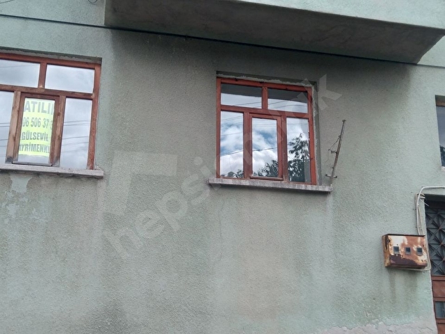 KASTAMONU MERKEZDE VALİLİK ARKASİ SAAT KULESİ MAHALLESİNDE SATILIK SOBALI EV 2+1 - Görsel 2