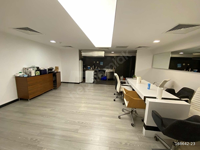 Maslak ta müstakil girişli 1300m2 Kiralık Ofis Katı - Görsel 10