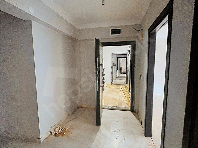 FERUDUNÇELİK CADDE ÜSTÜ ÖNCEPE 3/1 SATILIK İSKANLI DAİRE 3 KAT - Görsel 4