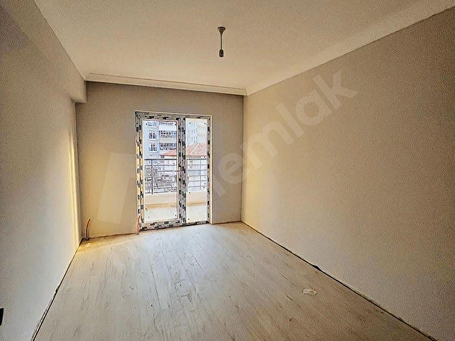FERUDUNÇELİK CADDE ÜSTÜ ÖNCEPE 3/1 SATILIK İSKANLI DAİRE 3 KAT - Görsel 5