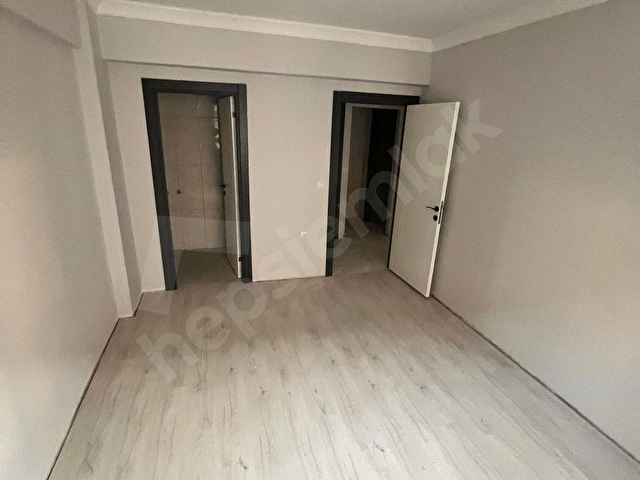 FERUDUNÇELİK CADDE ÜSTÜ ÖNCEPE 3/1 SATILIK İSKANLI DAİRE 3 KAT - Görsel 3