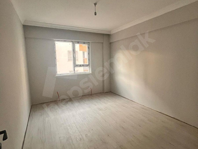 FERUDUNÇELİK CADDE ÜSTÜ ÖNCEPE 3/1 SATILIK İSKANLI DAİRE 3 KAT - Görsel 6
