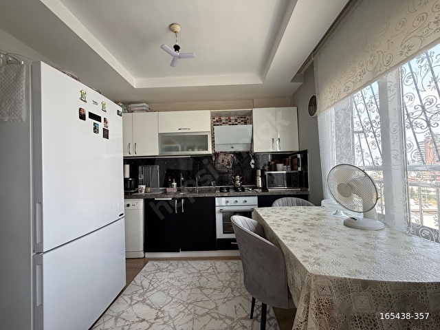 BAHÇEŞEHİRDE GENİŞ OTURUM KAPALI MUTFAK 2+1 SATILIK DAİRE - Görsel 7
