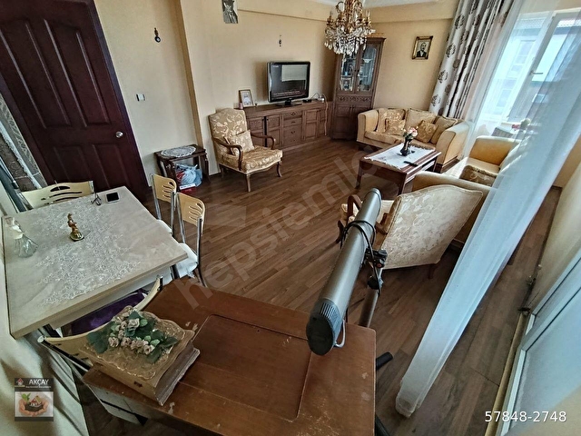 AKÇAYDA AYRI MUTFAKLI ÇİFT WCLİ ÖN CEPHE 3+1 EŞYALI FIRSAT DAİRE - Görsel 2