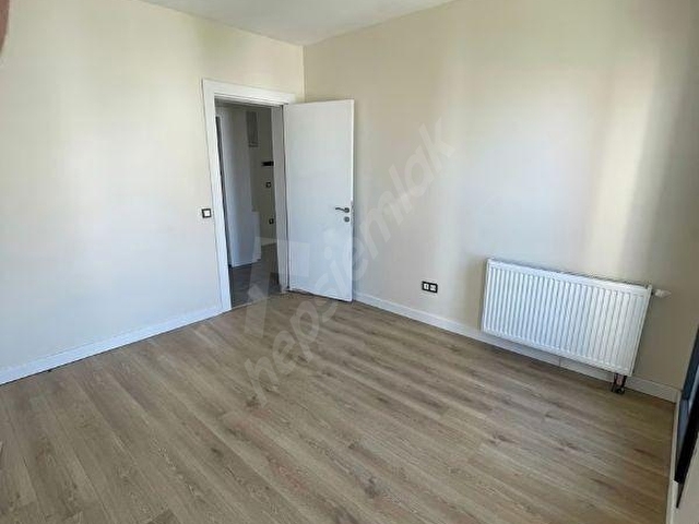 BAHÇEŞEHİR TOKİ HOŞDEREDE SATILIK 2+1 KISA KATLI SİTE İÇİ DAİRE - Görsel 12