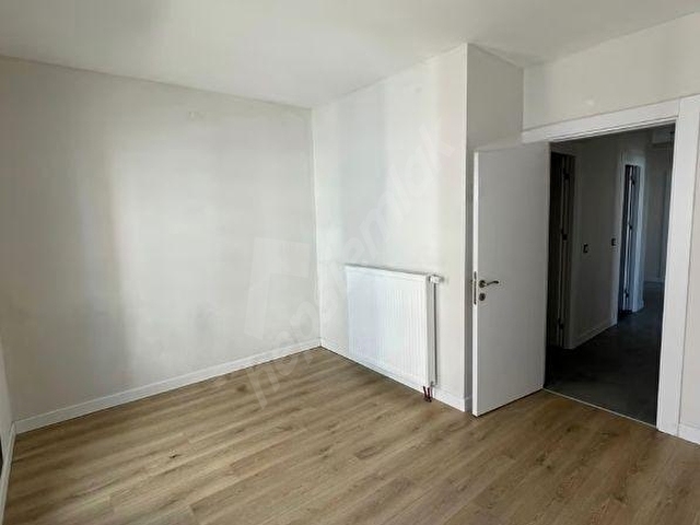 BAHÇEŞEHİR TOKİ HOŞDEREDE SATILIK 2+1 KISA KATLI SİTE İÇİ DAİRE - Görsel 14