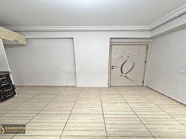 BAHÇEŞEHİRE KOMŞU GENİŞ M² 2+1 SATILIK DAİRE - Görsel 4