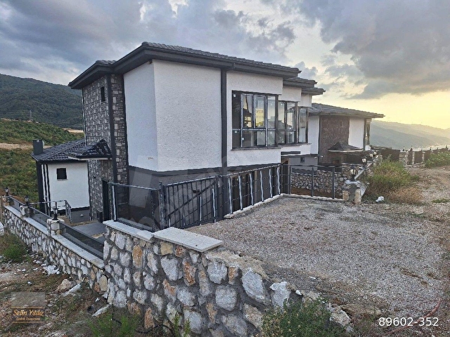 Yalova esenköyde satılık müstakil 2 katlı villa iskanlı doğalgaz VAR KAPIDA  altyapılı - Görsel 2