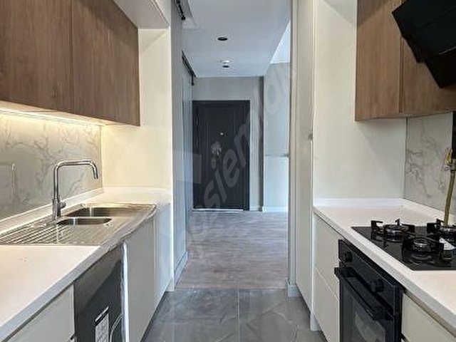 NEZİHPARK BAHÇEŞEHİRDE LÜX SİTE İÇİNDE SATILIK 3+1 DAİRE - Görsel 6