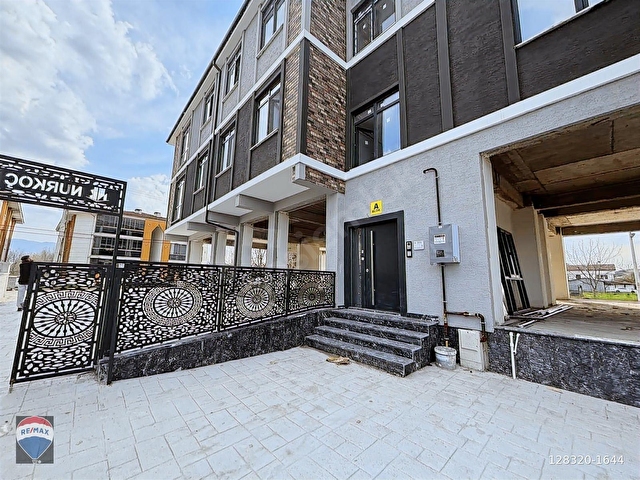 REMAXMAVİ CANSU SOYDAN HASTANE YAKINI ARA KAT 2+1 SATILIK DAİRE