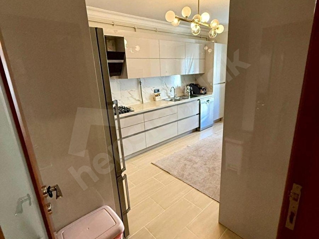 MİNİMALİSTTEN 20 YILLIK BİNADA K.OTOPARKLI ASANSÖRLÜ 4+1 165M2 - Görsel 4
