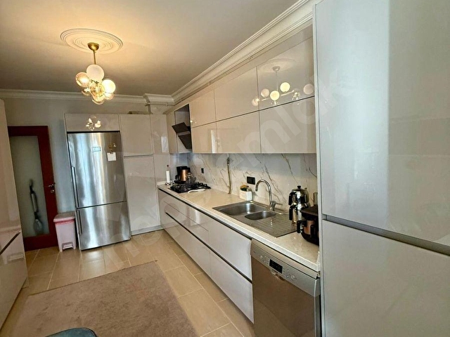 MİNİMALİSTTEN 20 YILLIK BİNADA K.OTOPARKLI ASANSÖRLÜ 4+1 165M2 - Görsel 11