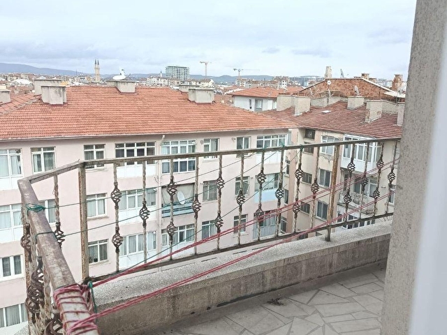 Afyon Tezcan Emlaktan Kurtuluş caddesi 2+1 ebeveyn banyolu ggeniş daire - Görsel 15