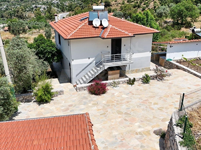 ÖLMEZ EMLAKTAN MARMARİS BAYIR MAHALLESİNDE 1.018m² ARSA İÇİNDE MÜSTAKİL EV - Görsel 5