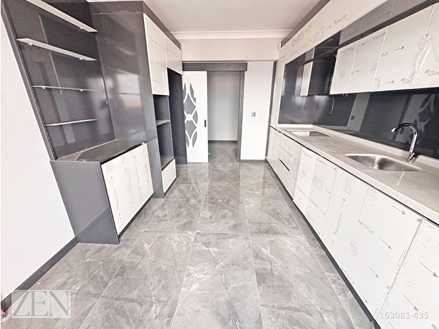 GENİŞ MUTFAK MANZARA GİYİNME ODASI EBEVEYN BANYOSU TERAS BALKON - Görsel 6