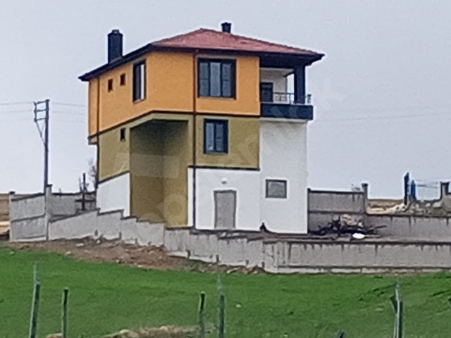 BAYAT MAHALLESİN DE İMARLI VİLLA..