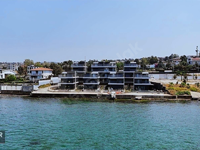 SATILIK DENİZE SIFIR YALI 5+1 280M² MÜSTAKİL HAVUZLU