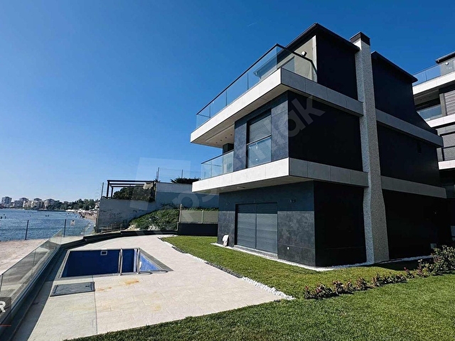 SATILIK DENİZE SIFIR YALI 5+1 280M² MÜSTAKİL HAVUZLU - Görsel 2