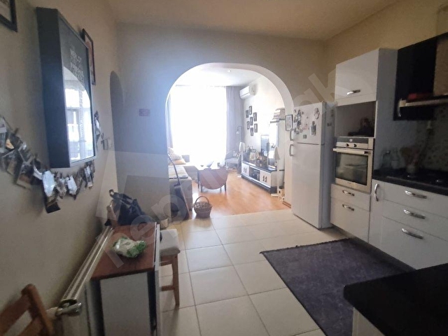 ŞİŞLİ KURTULUŞ CADDESİ ÜZERİNDE 2+1 KAPALI BALKONLU DAİRE - Görsel 4