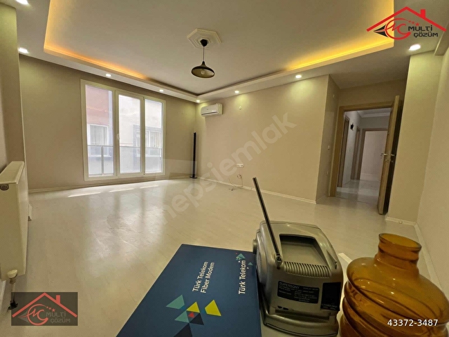 Yenibosna Kocasinanda Satılık 2+1 Otoparklı Daire çift asansörlü acil çıkış merdivenli - Görsel 5