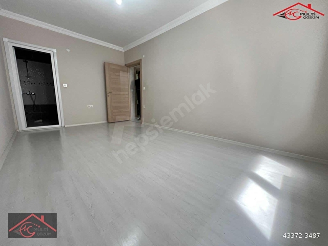 Yenibosna Kocasinanda Satılık 2+1 Otoparklı Daire çift asansörlü acil çıkış merdivenli - Görsel 13
