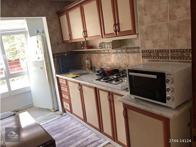 GÖRKEMDEN 3+1 120 M2 ARA KAT KOMBİLİ BAĞIMSIZ EŞYALI( MÖBLELİ) MANTOLAMALI CAD.PARALELİ HAS.YAKINI