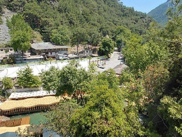 DIMCAYINDA  KIRALIK 2100M² PIKNIK ALANI  2 YOL ARASI CAYA SIFIR KONUMDA - Görsel 22
