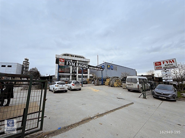 HADIMKÖY YOLU 33M CEPHELİ SHOWROOM+DEPO TİCARİ BİNA 4250M2 - Görsel 4