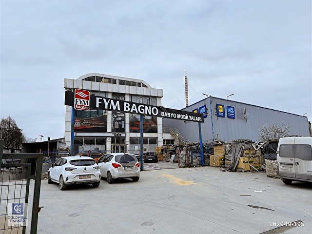 HADIMKÖY YOLU 33M CEPHELİ SHOWROOM+DEPO TİCARİ BİNA 4250M2