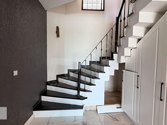 Yavuzselim Mahallesinde 2000 m2 arsa içerisinde lüx eşyalı villa - Görsel 23