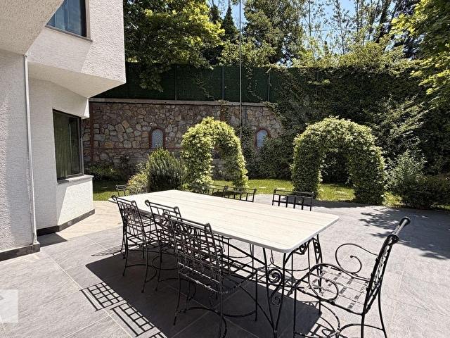 Yavuzselim Mahallesinde 2000 m2 arsa içerisinde lüx eşyalı villa - Görsel 25