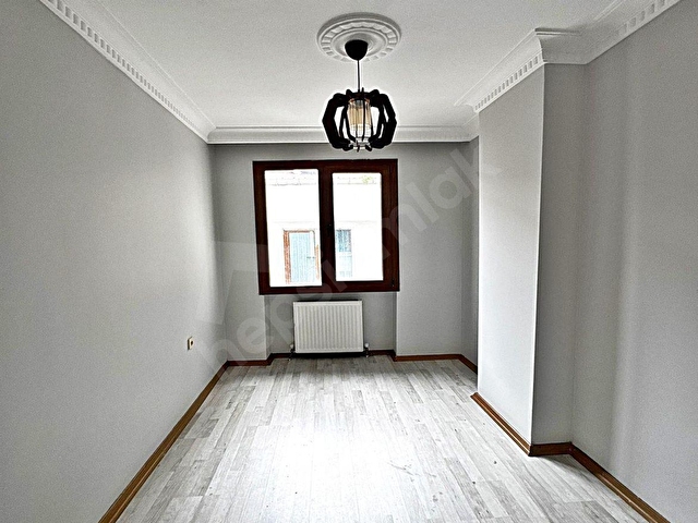 METROBÜSE YAKIN LÜKS DEKORLU SIFIR İSKANLI 2+1ACİL SATILIK DAİRE - Görsel 3
