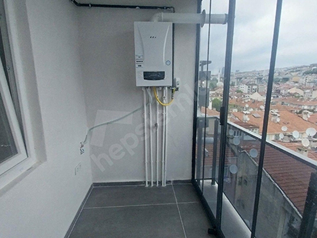 ORTAKÖY MERKEZDE,SAHİLE YAKIN,4.KAT,GENİŞ 2+1,90M2,KOMPLE YENİLENMİŞ,ŞIK BAKIMLI,DENİZ MANZARALI - Görsel 7
