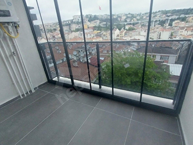 ORTAKÖY MERKEZDE,SAHİLE YAKIN,4.KAT,GENİŞ 2+1,90M2,KOMPLE YENİLENMİŞ,ŞIK BAKIMLI,DENİZ MANZARALI - Görsel 12