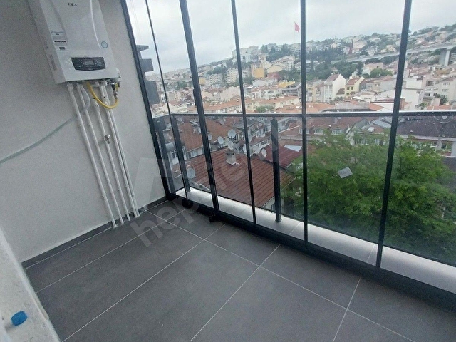 ORTAKÖY MERKEZDE,SAHİLE YAKIN,4.KAT,GENİŞ 2+1,90M2,KOMPLE YENİLENMİŞ,ŞIK BAKIMLI,DENİZ MANZARALI - Görsel 13
