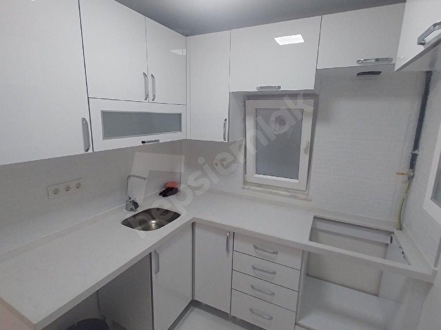 ORTAKÖY MERKEZDE,SAHİLE YAKIN,4.KAT,GENİŞ 2+1,90M2,KOMPLE YENİLENMİŞ,ŞIK BAKIMLI,DENİZ MANZARALI - Görsel 24