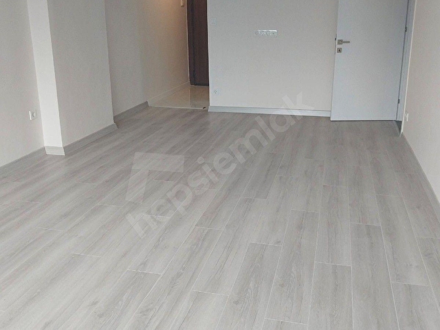 ORTAKÖY MERKEZDE,SAHİLE YAKIN,4.KAT,GENİŞ 2+1,90M2,KOMPLE YENİLENMİŞ,ŞIK BAKIMLI,DENİZ MANZARALI - Görsel 27