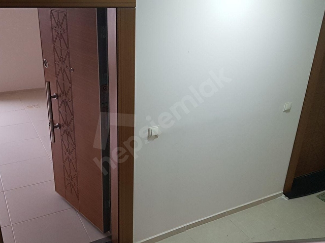 SIĞACIK MERKEZDE ZEMİN ÜSTÜ ARA KAT KİRALIK 65m2 1+1 - Görsel 6